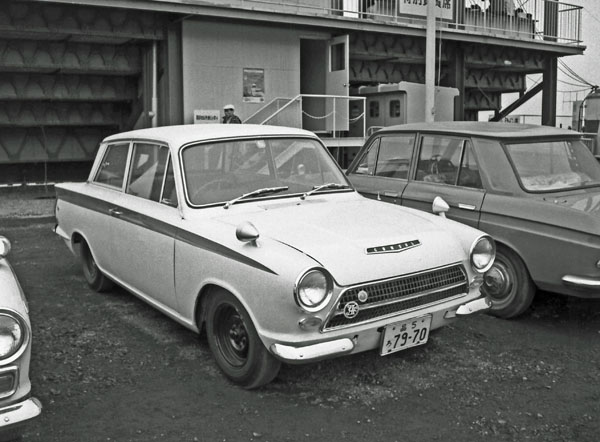(05-2b)(149-75) 1963 Ford Consul Cortina Lotus(前期型） 2dr Racing Saloon.jpg